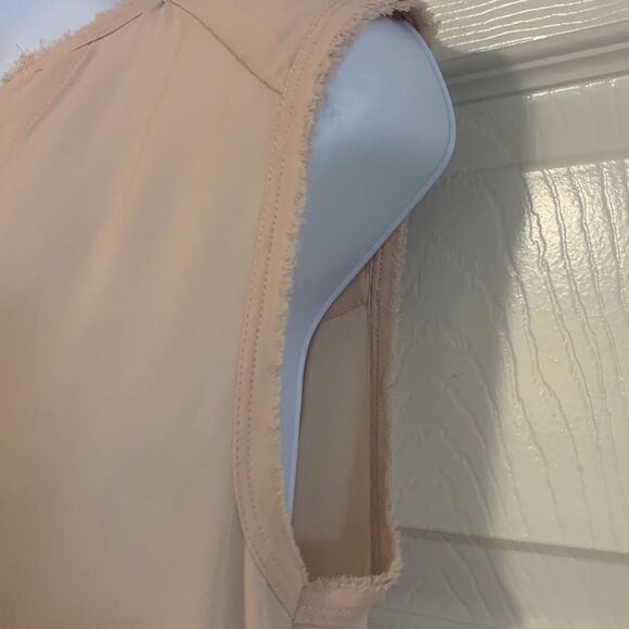 H&M, blouse, sleeveless, button down rough hewn edges, size 4 - Picture 4 of 14